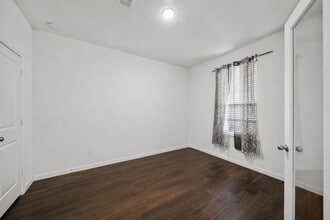 116 Chestnut Gate Dr in Willis, TX - Building Photo - Building Photo