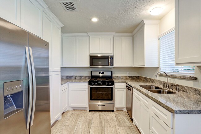 17559 Methil Dr in Spring, TX - Building Photo - Building Photo