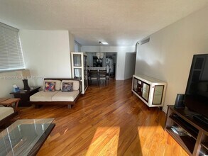 6422 Collins Ave in Miami Beach, FL - Building Photo - Building Photo