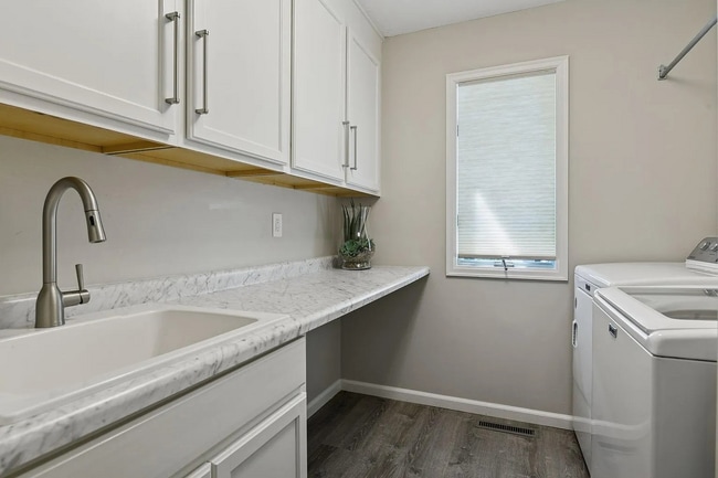 4724 Temple Rd in Minnetonka, MN - Building Photo - Building Photo