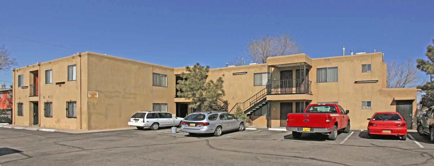 609 Mesilla St SE in Albuquerque, NM - Foto de edificio