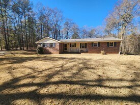 120 Sol Bridges Rd in Newnan, GA - Building Photo