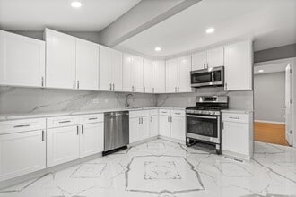 76 Palmer St in Stamford, CT - Building Photo - Building Photo