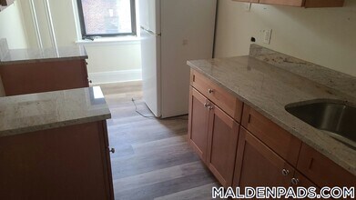 349 Pleasant St in Malden, MA - Building Photo - Building Photo