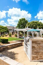 Hawthorne Meadowview in Warner Robins, GA - Building Photo - Building Photo