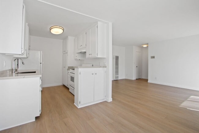 817 Hill St in Santa Monica, CA - Building Photo - Building Photo