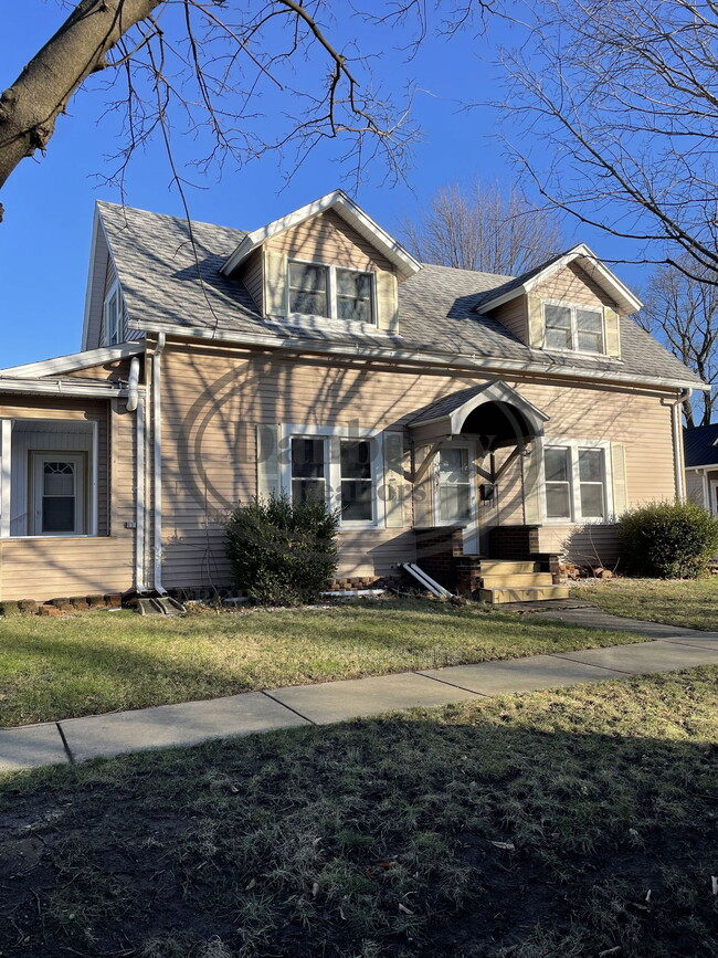 property at 606 South St