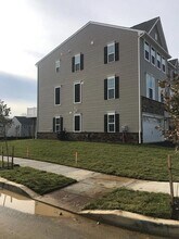 301 Theodora Way in Newark, DE - Building Photo - Building Photo