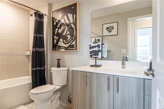 19277 NW 27th Ave in Miami Gardens, FL - Building Photo - Building Photo