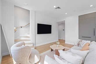 201 Washington St, Unit 1 in Boston, MA - Building Photo - Building Photo