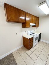 360 N San Antonio Ave in Upland, CA - Foto de edificio - Building Photo