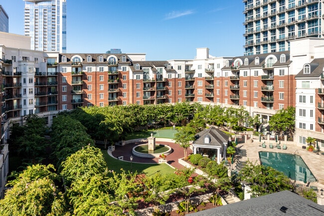 5th & Poplar Condominiums in Charlotte, NC - Building Photo - Building Photo