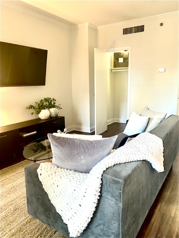 property at 231 E Chestnut St