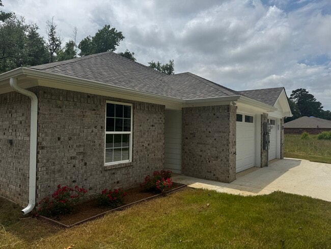 8439 Garrett Dr in Tyler, TX - Building Photo - Building Photo