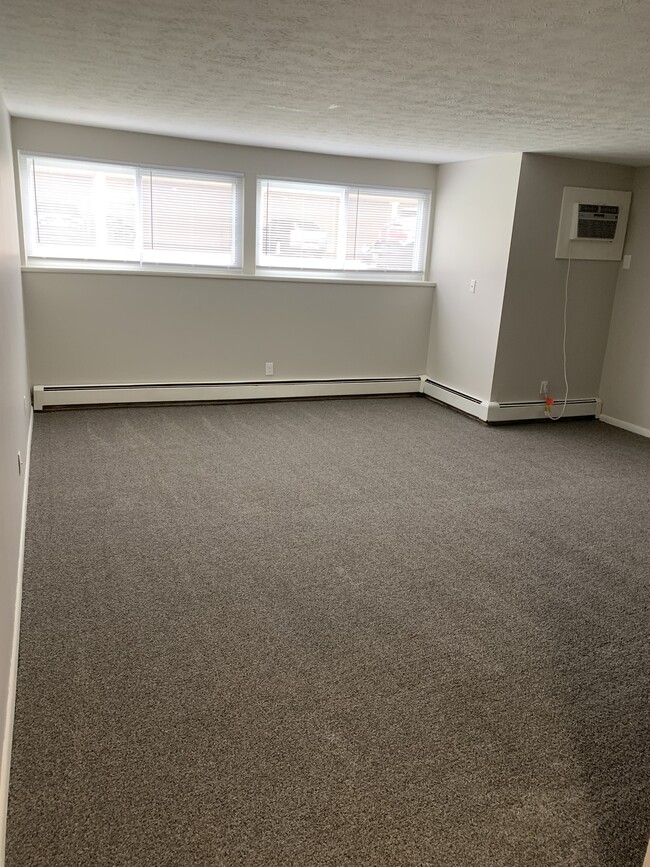 Tallmadge Hills Apartments in Akron, OH - Building Photo - Building Photo