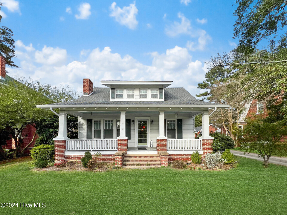 110 Virginia Rd in Edenton, NC - Building Photo