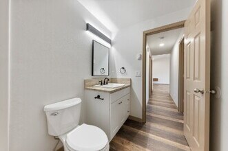 840 SW Oakdale Ave in Dallas, OR - Building Photo - Building Photo