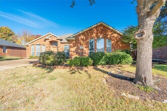 15722 Wrangler Dr in Frisco, TX - Foto de edificio - Building Photo