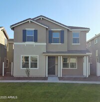 2258 S Wallrade Ln in Gilbert, AZ - Building Photo