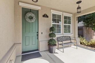 325 Indian Runner Ct in Roseville, CA - Foto de edificio - Building Photo