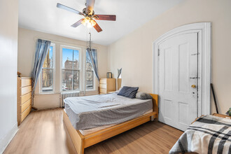 502 E 118th St in New York, NY - Building Photo - Interior Photo