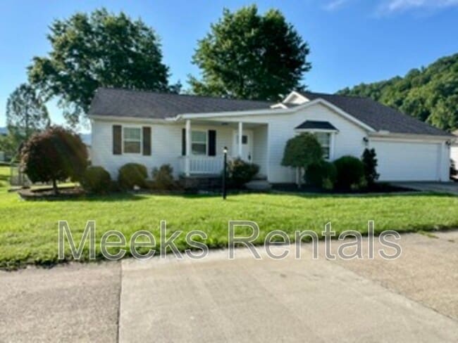 property at 10 Hawthorn Dr