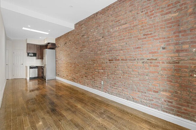 316 W 14th St, Unit 16 in New York, NY - Building Photo - Building Photo