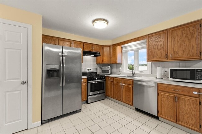 1603 Irving Rd, Unit 222 in Randolph, MA - Building Photo - Building Photo