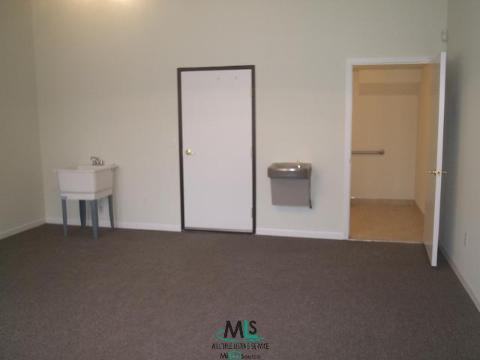 14064-14110 N Lakeside Blvd N in Shelby Township, MI - Building Photo - Building Photo