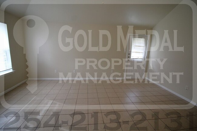 601 N Gilmer St in Killeen, TX - Foto de edificio - Building Photo