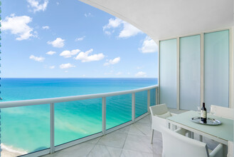 15901 Collins Ave, Unit 3303 in Sunny Isles Beach, FL - Building Photo - Building Photo