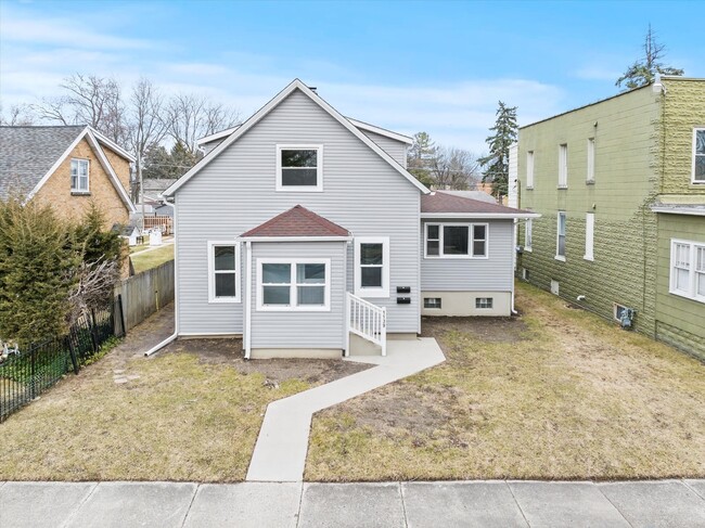 property at 1139 Lincoln St