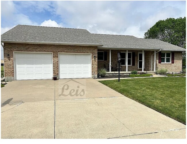 property at 17 Seminole Ln