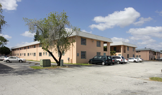 West Dade II in Miami, FL - Building Photo - Building Photo