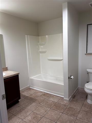 1801 Holland St in Grand Prairie, TX - Building Photo - Building Photo