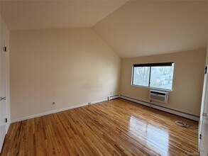 35 A S Norwood Rd in Sands Point, NY - Building Photo - Building Photo