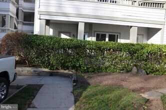 4409 Fair Stone Dr in Fairfax, VA - Building Photo - Building Photo