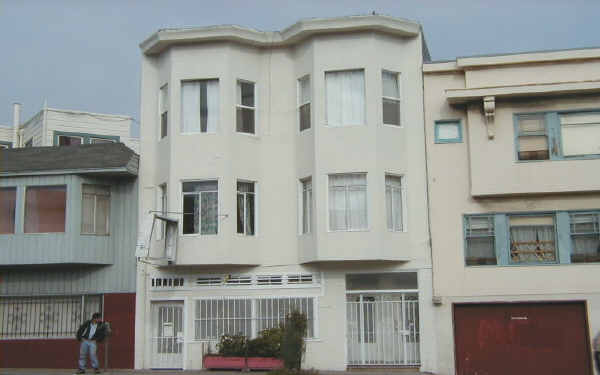 3354 Cesar Chavez in San Francisco, CA - Building Photo