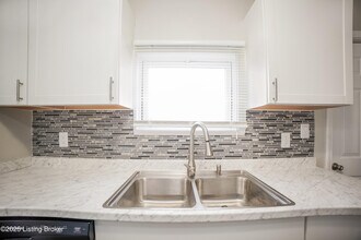 9714 Anita Blvd in Louisville, KY - Building Photo - Building Photo