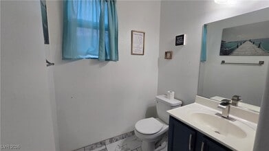 5205 El Castano Ave in Las Vegas, NV - Building Photo - Building Photo