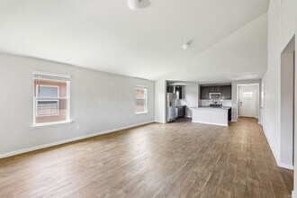 210 Seaholm Ln in Hutto, TX - Building Photo - Building Photo