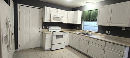 2640 SW 31st Pl in Gainesville, FL - Building Photo - Building Photo