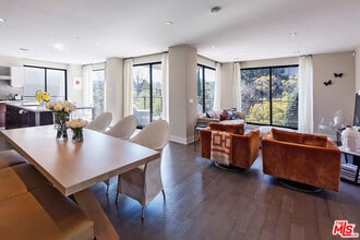 432 N Oakhurst Dr in Beverly Hills, CA - Building Photo - Building Photo