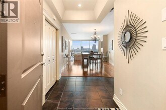 1225 Riverside Dr W in Windsor, ON - Foto de edificio - Building Photo