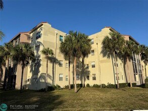 1810 N Lauderdale Ave in North Lauderdale, FL - Building Photo - Building Photo