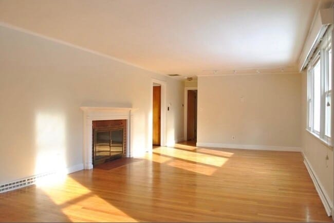 21 Hillside Rd in Lincoln, MA - Building Photo - Building Photo