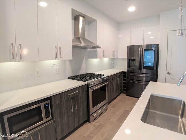 775 Juniper St NE-Unit -428 in Atlanta, GA - Foto de edificio - Building Photo