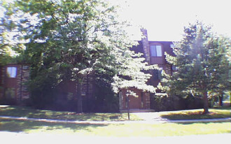 985-995 S Court Of Shorewood Apartments