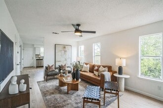 6914 Rifle Bend in Austin, TX - Building Photo - Building Photo