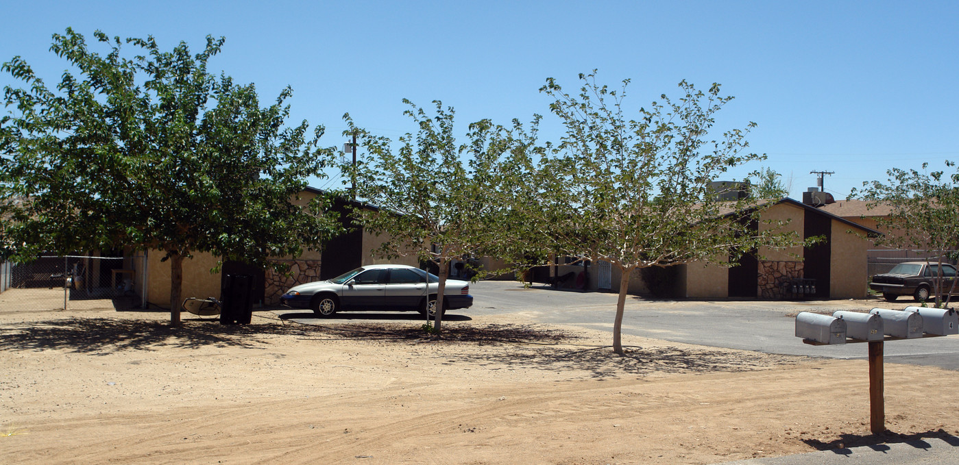 20287 Otoe Rd in Apple Valley, CA - Building Photo